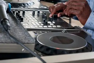 Online Diploma/Certificate in Radio Jockeying